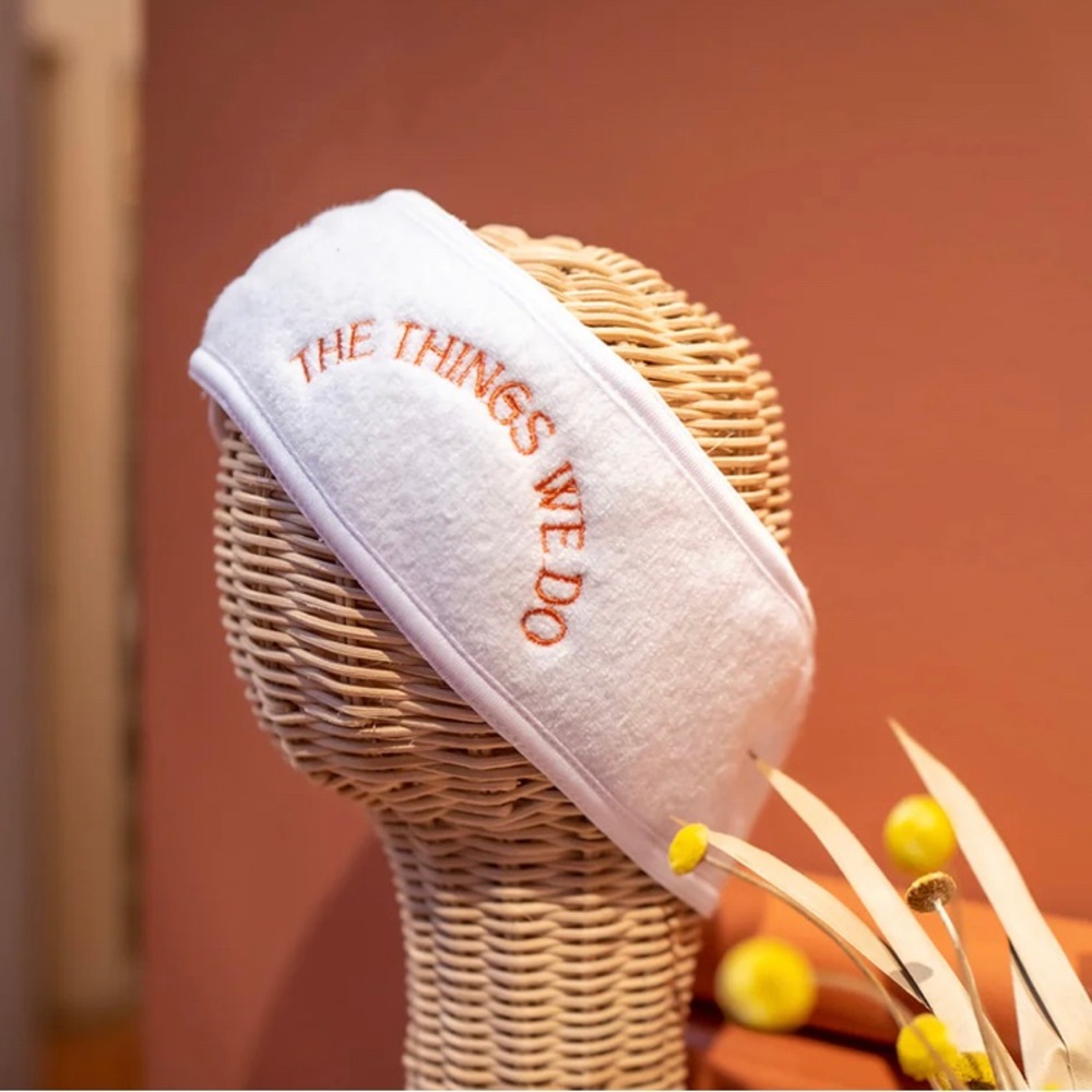 Nwt THE THINGS WE DO BEAUTY

Beauty Headband